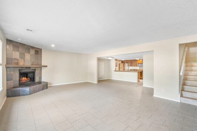 207 Camino de los Marquez, Unit #5 in Santa Fe, NM - Foto de edificio - Building Photo