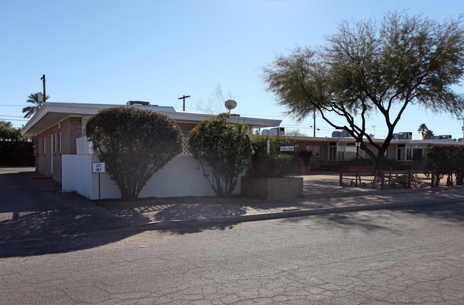 3316-3342 E 1st St in Tucson, AZ - Foto de edificio - Building Photo