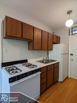 1202 W Wellington Ave, Unit 2 in Chicago, IL - Foto de edificio - Building Photo