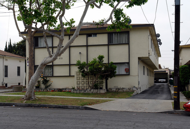 230 Stepney St in Inglewood, CA - Foto de edificio - Building Photo