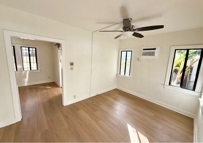 21618 Valerio St in Los Angeles, CA - Building Photo - Building Photo