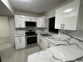 1799 SW 36th Ave in Miami, FL - Building Photo - Building Photo