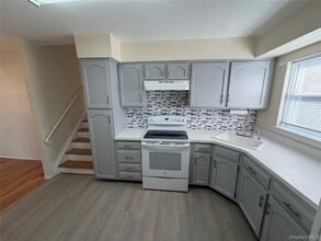 164-11 95th St in Queens, NY - Building Photo - Building Photo