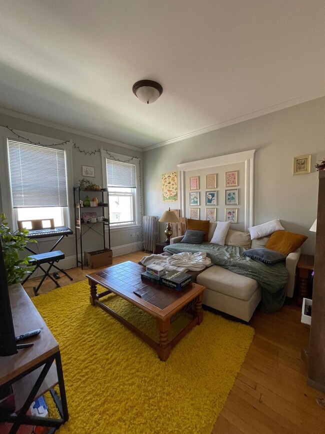 15 Farragut Ave, Unit 3 in Somerville, MA - Foto de edificio - Building Photo