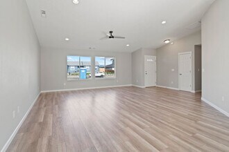 1004 Brandon Way in Phoenix, OR - Building Photo - Building Photo