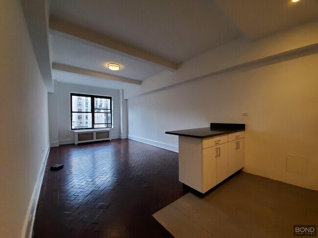 property at 160 W 73rd St
