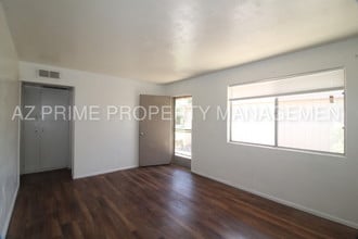 2012 S Granada Dr-Unit -H in Tempe, AZ - Building Photo - Building Photo