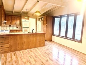 1301 Chateau Dr in West Plains, MO - Building Photo - Building Photo