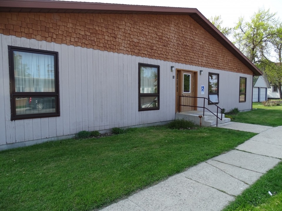 Westhaven Apartments in Dunseith, ND - Foto de edificio