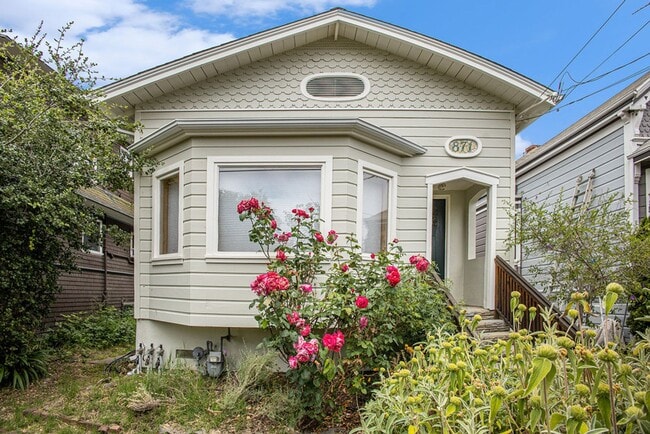 property at 871 Oak St