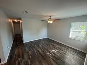 2523 Cunningham St in Irving, TX - Building Photo - Building Photo