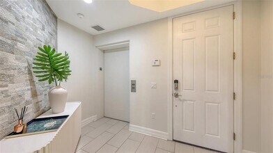 1921 Monte Carlo Dr in Sarasota, FL - Building Photo - Building Photo