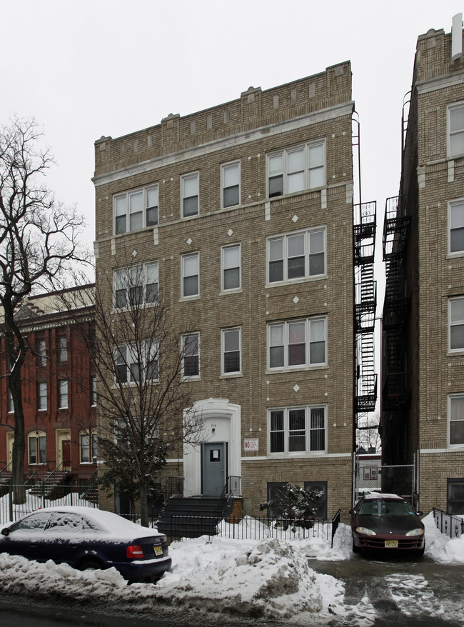 714 Ocean Ave. Apartments in Jersey City, NJ - Building Photo - Building Photo