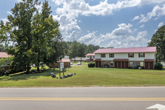 1500 N Archusa Ave in Quitman, MS - Foto de edificio - Building Photo