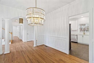 1711 Summit Glen Ln NE in Atlanta, GA - Building Photo - Building Photo