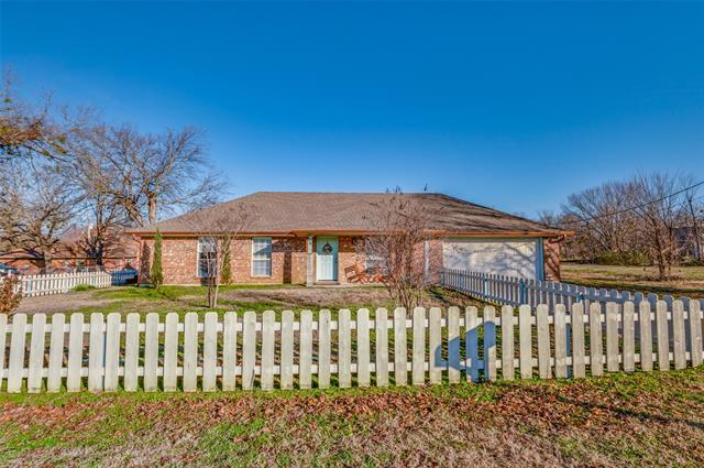 106 E Gantt St in Princeton, TX - Building Photo