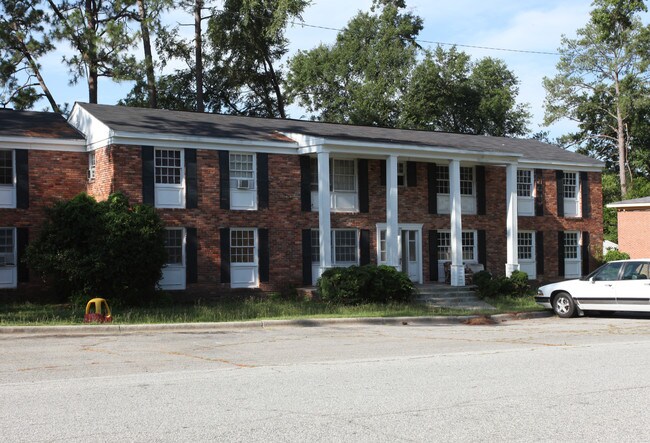 Westgate Arms Apartments in Macon, GA - Foto de edificio - Building Photo