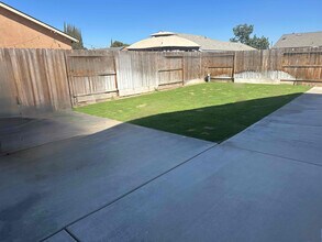 688 Willow Oak Ave in Porterville, CA - Building Photo - Building Photo