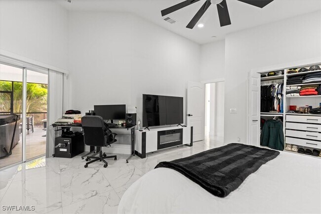 239 Glen Eagle Cir in Naples, FL - Building Photo - Building Photo