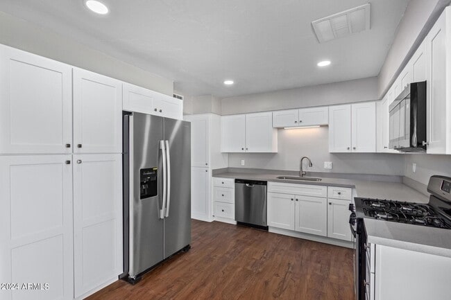 property at 6134 W Mulberry Dr