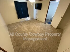 1272 W Lyons St in Laramie, WY - Building Photo - Building Photo