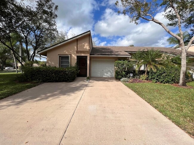 8593 Raintree Ct, Unit 319 in Boca Raton, FL - Building Photo - Building Photo