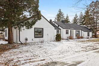 2705 McCarty Rd in Saginaw, MI - Foto de edificio - Building Photo