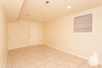 1944 N Bissell St-Unit -G, in Chicago, IL - Building Photo - Building Photo