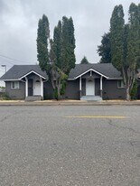 163 E Grant St in Lebanon, OR - Building Photo