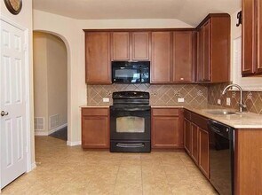 1516 Grassy View Dr in Fort Worth, TX - Building Photo - Building Photo