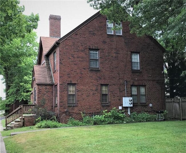 1294 Winston Rd in South Euclid, OH - Building Photo - Building Photo