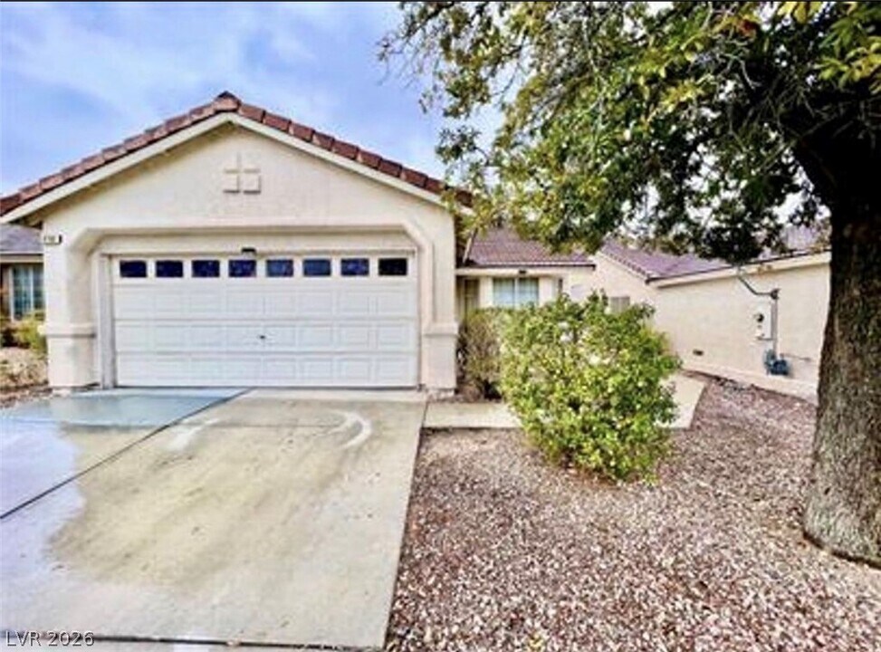 9760 Double Rock Dr in Las Vegas, NV - Building Photo