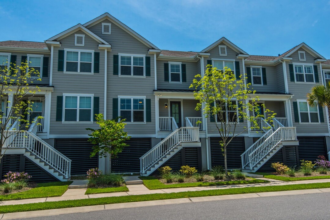 2268 Hamlin Sound Cir in Mount Pleasant, SC - Building Photo