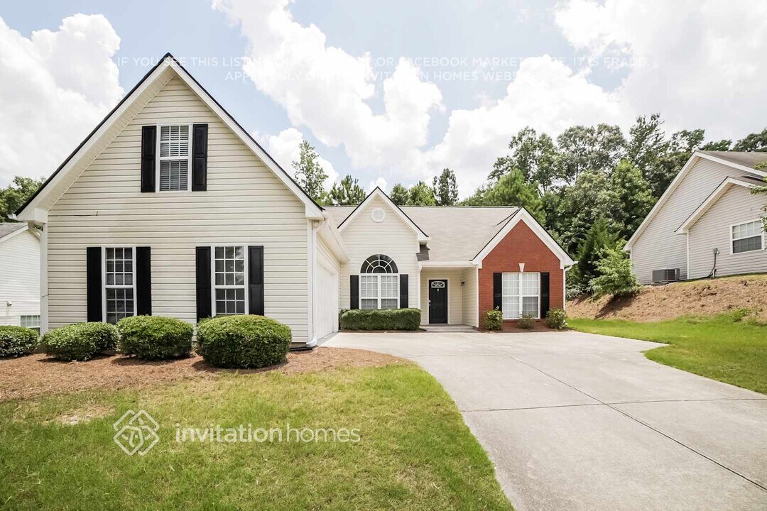 4269 Duncan Ives Dr in Buford, GA - Building Photo