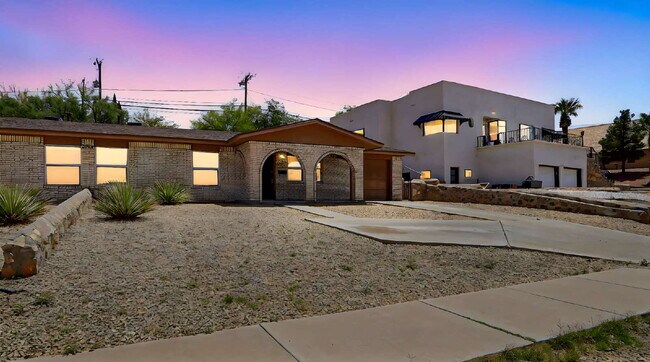 3214 N Stanton St in El Paso, TX - Building Photo - Building Photo