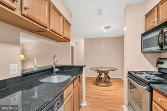1783 Jonathan Way, Unit H in Reston, VA - Building Photo - Building Photo