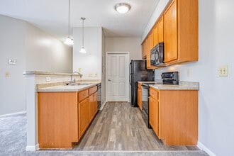 The Lakes at West Chester in West Chester, OH - Foto de edificio - Interior Photo
