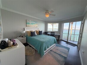 775 John Ringling Blvd, Unit 24 in Sarasota, FL - Foto de edificio - Building Photo