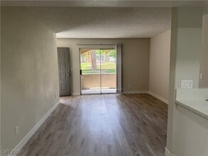 5261 Mission Carmel Ln in Las Vegas, NV - Building Photo - Building Photo