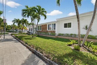 1470 N Treasure Dr in North Bay Village, FL - Building Photo - Building Photo