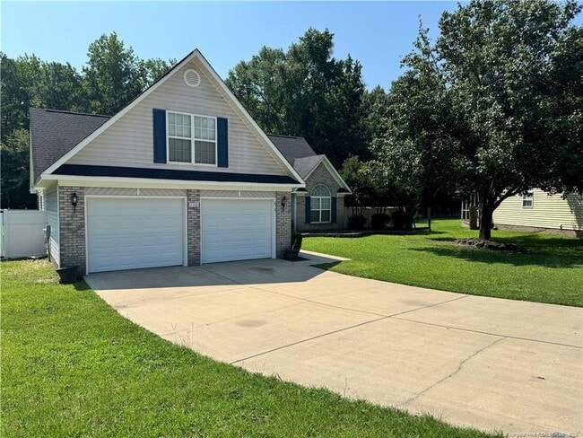 130 Hosta Dr in Raeford, NC - Building Photo - Building Photo