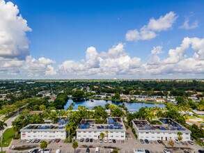 Sunset Apartments in Sunrise, FL - Foto de edificio - Building Photo
