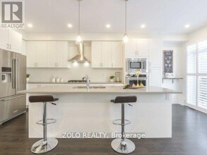 10 Brushwood Dr in Brampton, ON - Building Photo - Building Photo