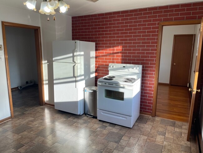 100 Pilgrim Ave, Unit 2