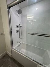 104-106-106 Warren St, Unit 3 in Boston, MA - Foto de edificio - Building Photo