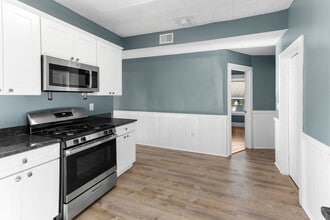 692 Warren Ave in Brockton, MA - Building Photo - Building Photo