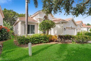 8864 Ventura Way in Naples, FL - Building Photo