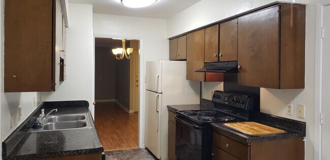 7000 Creswell Rd-Unit -Villa Contessa #111 in Shreveport, LA - Building Photo - Building Photo