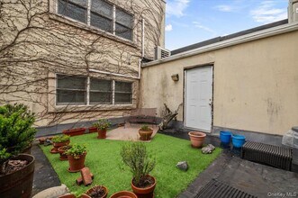 36 Main St in Sag Harbor, NY - Building Photo - Building Photo