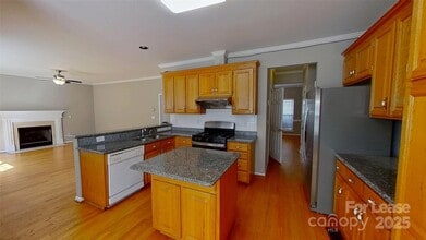 12111 Carolina Oak Cir in Charlotte, NC - Building Photo - Building Photo